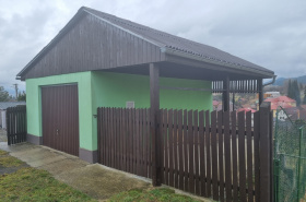 Pozemok s murovanou garážou na predaj, Ploštín, Liptovský Mikuláš