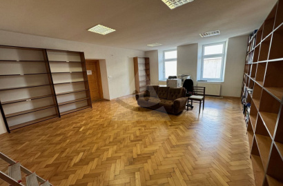 Nadrozmerný byt na predaj v centre mesta, ul.Moyzesova, Liptovský Mikuláš
