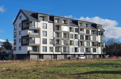 Long-term rental of a 2-room apartment with a loggia and parking, Liptovský Mikuláš – Chrenoviská