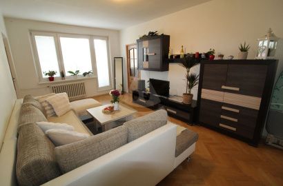 NA PREDAJ: 2-izbový zariadený byt s balkónom v centre Ružomberka